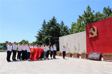 上投集團集體赴南湖紅色教育基地考察學(xué)習(xí)